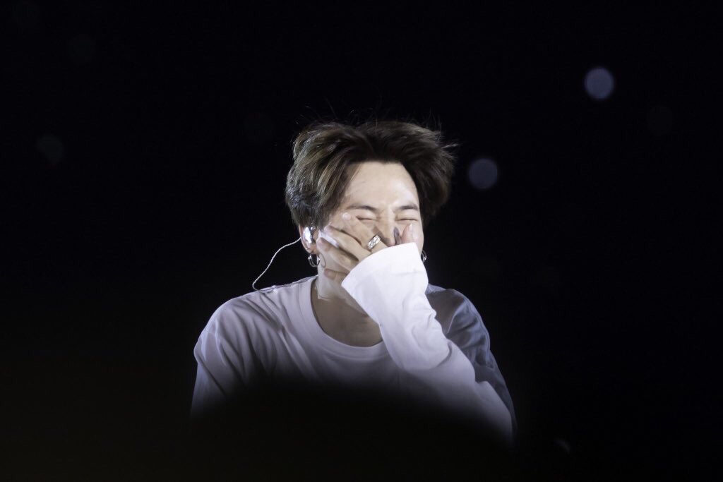 hoseokiangel's tweet photo. #btsdontgo https://t.co/AoNCGt96lc