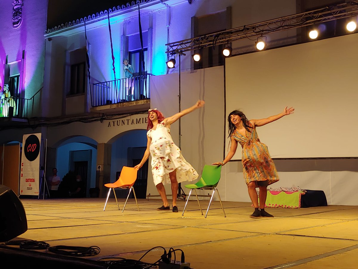 El viernes, 20 de Agosto de 2021, tuvo lugar en la Plaza de España de Castuera la entrega de premios del Primer Certamen Iberoamericano de Dramaturgia de Castuera.
El acto se integró dentro de la Tercera Feria de la Cultura de Castuera y contó con diversas actuaciones.