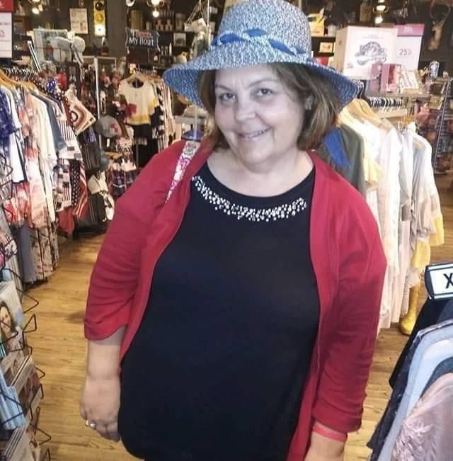 CathyStandish's tweet photo. She is faith, hope and courage.  My friend Robin Ramos.  Always there with an encouraging word, a sunny smile and a message of hope.

#ALS hasn’t shaken Robin’s faith.  It has deepened it.  

Robin is dying.  Waiting for the cure.

Every moment.

Robin’s light matters.

#Monday https://t.co/rrN9XKVuTs