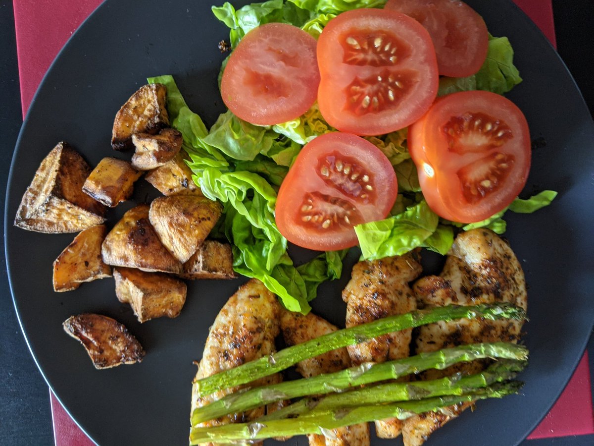 JamesHVoices's tweet image. Healthy lunch courtesy of the new air fryer! 😍 #SoTasty