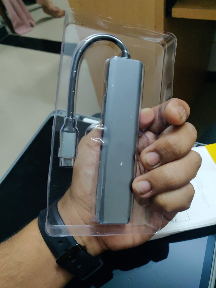 ARKAA_Architect's tweet photo. The seller must be a fraud. As I have shown the bill states the name of the brand but the product box and the product as shown is not a brand product. Amazon has to consider the buyers for quality purpose. Now the product is not a returnable but a replacement product. @amazonIN https://t.co/ibY65jew7o