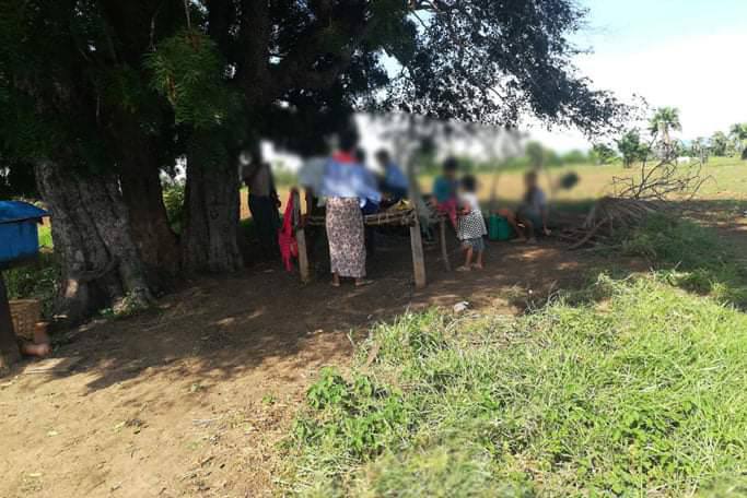 BSLTEmpire's tweet photo. SAC terrorists raided &amp; confiscated grains &amp; commodities in #Pale Tsp, on Aug 22. Over 3,000 residents fled in fear to a nearby forest.

 JUNTA USES ASEAN AS SHIELD

 #Aug23Coup  #WhatsHappeningInMyanmar https://t.co/8g4zZ8DiNG