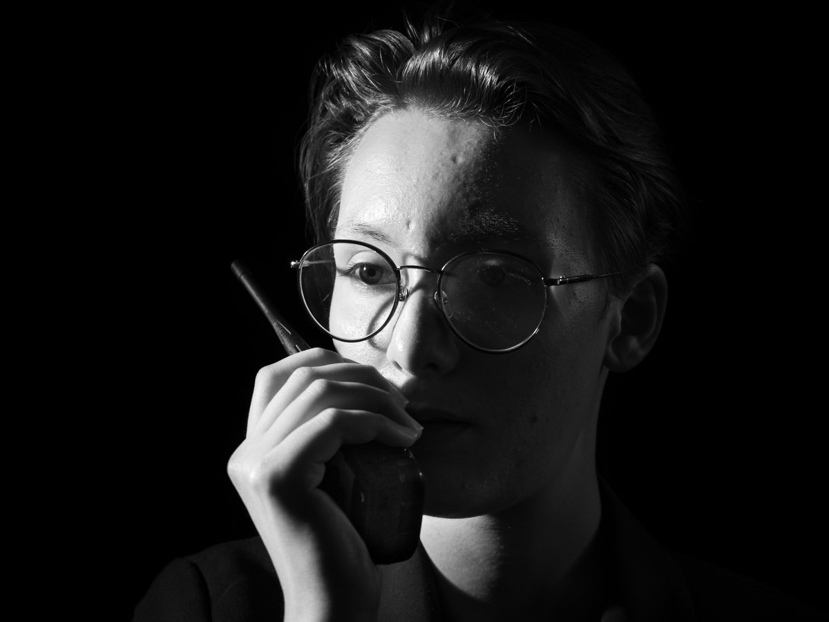 EstelleLems's tweet photo. Ne jamais sous-estimer l'organisation d'un #film 

Photo:
Création: @EstelleLems 
Photographe: Théo Maillard
Modèle: Sarah Martineau

#prod #régie #régisseur #assistantréal #cinéma #producter #scénariste #réalisatrice #filmmaking #director #estellelems #Director https://t.co/7eQmhq6q1X