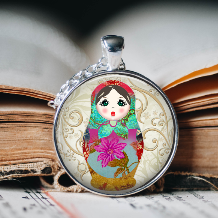 Russian Doll Pendant Necklace
1 inch round glass cabochon pendant on an 18 inch silver plated chain
flightypiece.etsy.com
#russiandoll
#russiandollnecklace
#russianjewellery
#russianpendant
#russianstackingdoll
#russianfolknecklace