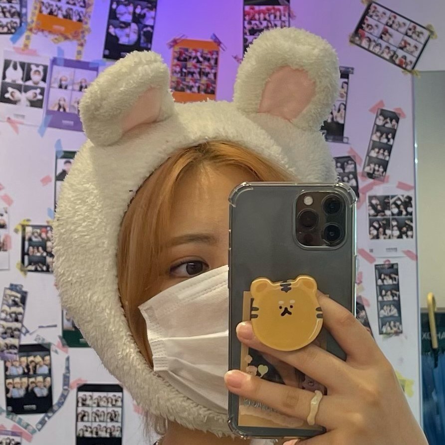 hwangjiarchive's tweet image. i would like to thank queen hwang jiwon for feeding hwangjination with so much content today