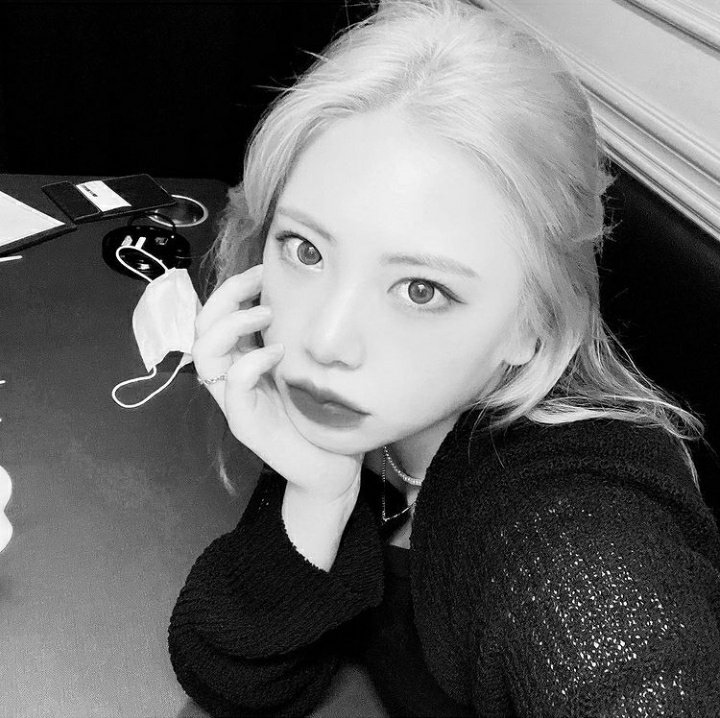 hwangjiarchive's tweet image. i would like to thank queen hwang jiwon for feeding hwangjination with so much content today