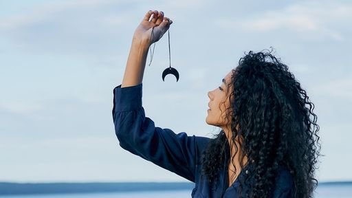 Karelianshungit's tweet photo. Shungite, coal, diamond – what’s the difference?
Coal shungite and diamond are made of carbon but they are unique in their own way. Shungite is extremely rare occasion of fullerenes (molecules with a unique atomic bond) in nature – that is why it is full of unique properties ✨ https://t.co/XhqldGNOqD