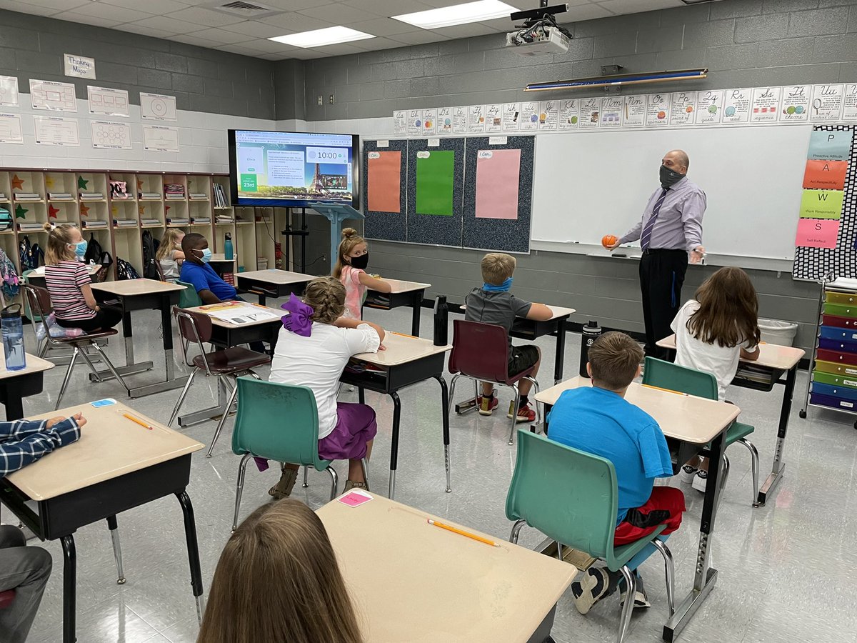 cbbpayne's tweet image. Fabulous 4th grade @JOleaders on #MAfirstday! @MACSchools