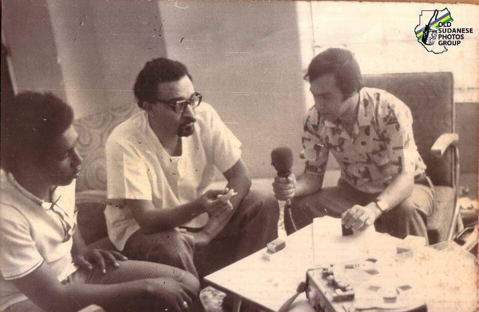 Niscaffeine's tweet photo. في مثل هذا اليوم من العام 1989 المشؤوم
توفي د. محمد عبد الحي في مستشفى سوبا الجامعي
 كان في ال ٤٥ من عمره، رحل الشاعر الشاب وأحد مؤسسي مدرسة الغابة والصحراء، بعد رحلة من الصبر ومقاومة المرض امتدت ٩ أعوام بعد تعرضه لسلسة من الجلطات

#ذكرى_رحيل_السمندل https://t.co/eht81p9bvO