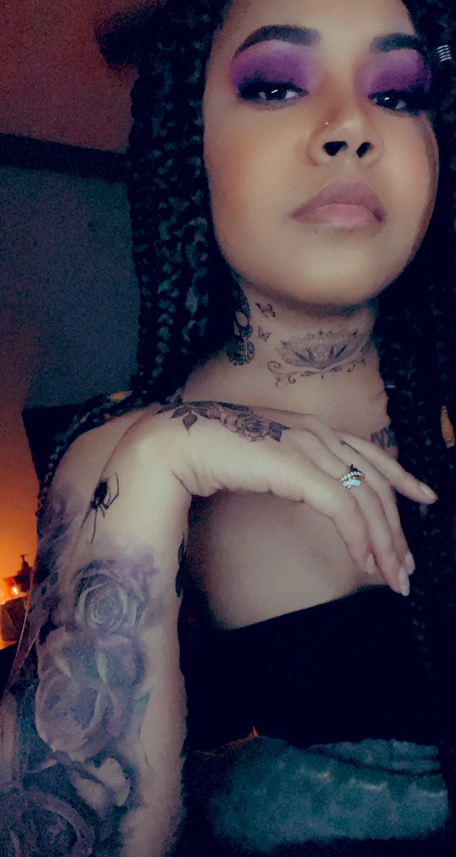 whatserrname's tweet photo. It’s me that done bought $60 worth of temporary tattoos and now y’all can’t tell me I’m not inked up 😭😂💀 https://t.co/zvx6WtGn88