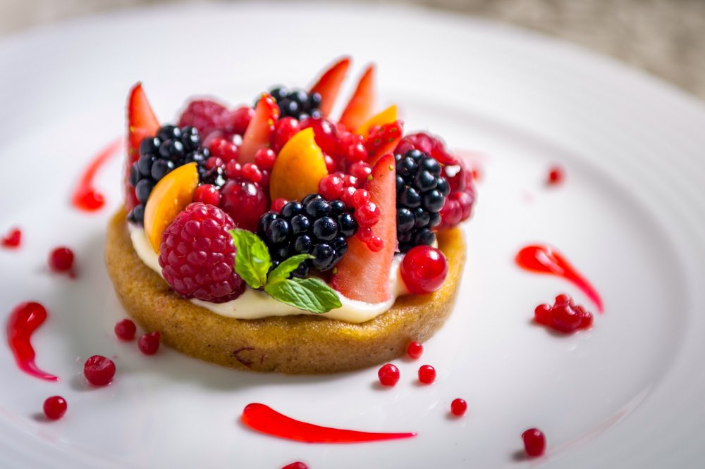 TheDipClub's tweet photo. #qataridessert #alwaysonthemenu #nassayemqatar #thediplomaticclub
تارت الخبيص بالتوت المفضلة لدى الجميع.
أطلبها عندما تزورنا في مطعم نسايم قطر.
للحجز الرجاء الإتصال على 44847470 https://t.co/4rdXDHXV5Q
