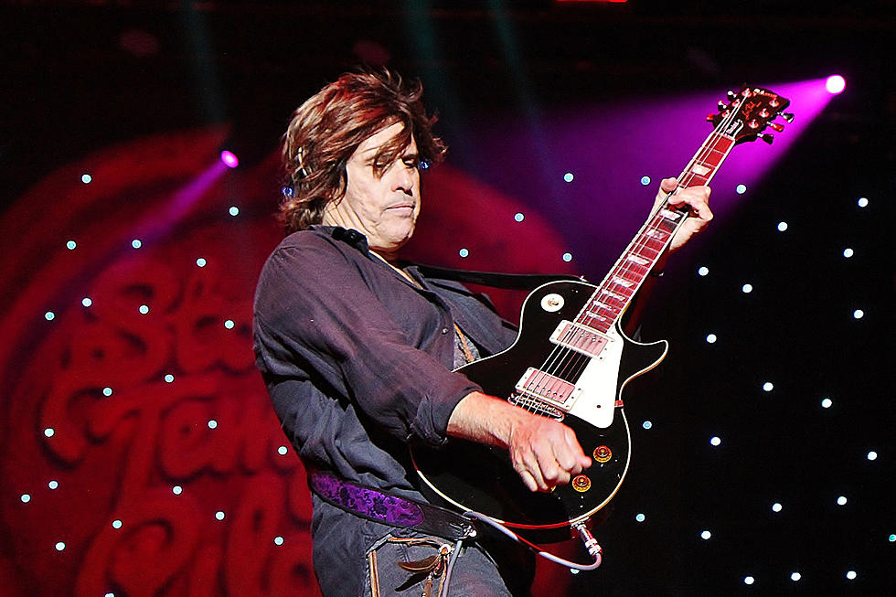 Happy 60th Birthday to guitarist Dean DeLeo!     