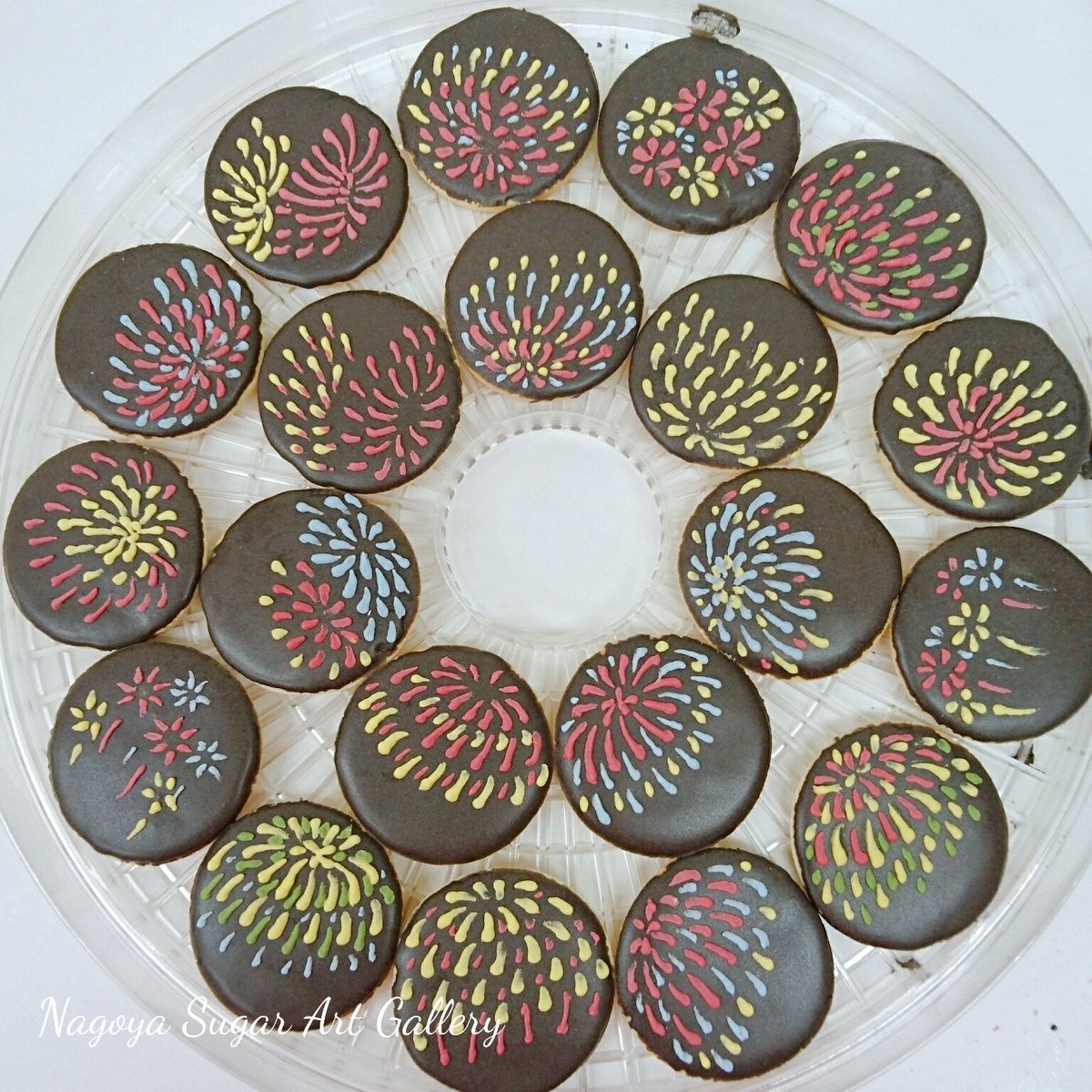 Nagoya Sugar Art Gallery 昨日名古屋テレビ塔で開催された 和マルシェ 今回は 花火 がテーマということで 夜空に浮かぶ花火をアイシングクッキーで作ってみました お買い上げ頂きましたお客様には本当にありがとうございました