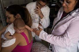 noryn55's tweet photo. la mujeres contribuyen a disminuir las tasas de mortalidad infantil. ¡La mujer cubana, fuerza primordial que garantiza la atención de salud en Cuba y el mundo! #Aniversario61FMC #ACubaPonleCorazón #CubaPorLaVida @cubacooperaven @FMC_Cuba @medica_monagas https://t.co/I3Ir3guYtP