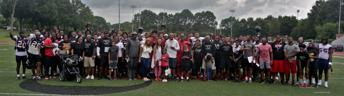 CAUAthletics's tweet photo. .@CAU_Football players, coaches and coaches' families after Saturday scrimmage!
#InTheHunt #EverythingMatters
@TheSIAC @thecaupanther @CAUAlumRelation @Jazz919WCLKatl @CAUTV23 @CAU_Spirit https://t.co/t3MmQ6VVjZ