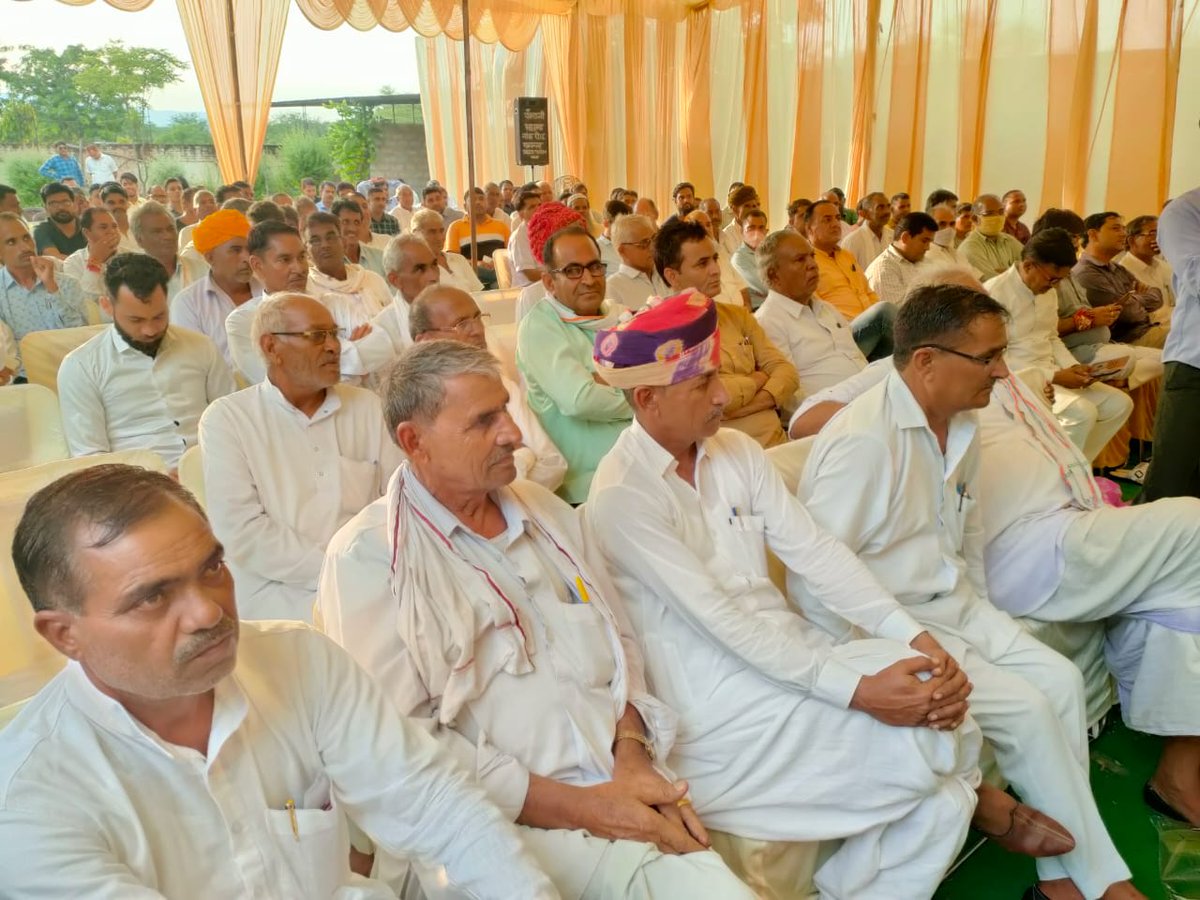 MLA_Virendra's tweet photo. आज शाम दांतारामगढ़ में आयोजित सम्मान समारोह में शिरकत की, इस दौरान दांतारामगढ़ क्षेत्र के अनेक जनप्रतिनिधि गण व ग्रामवासी भी उपस्थित रहे ।।

#MLAVirendraSingh https://t.co/whnEnFKMm4