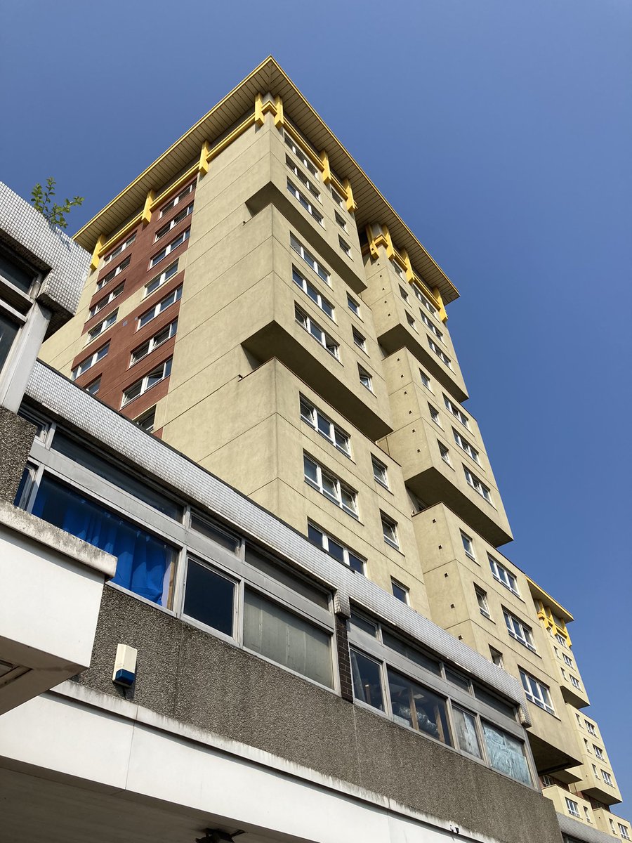 helen_angell73's tweet image. Wakefield 

#highrise #precinct #housing #urban #architecture #art #poetry