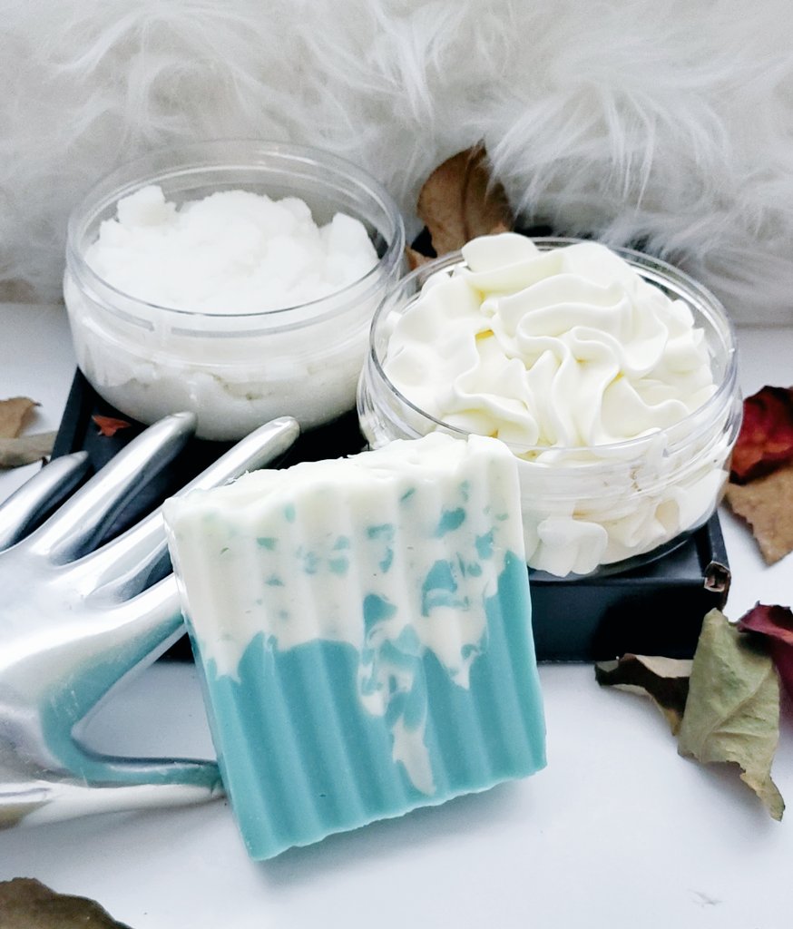 blingout's tweet photo. Self-care never smelled so good with the undeniable mix of lemon and rose 🍋🌹⬇️:
https://t.co/HzZmVopSuy

#sugarscrub #bodybutter #sheabutter #handcraftedsoap #holidaygiftset #giftset #soap #MondayVibes #giftforher https://t.co/8Oda7BBsCU
