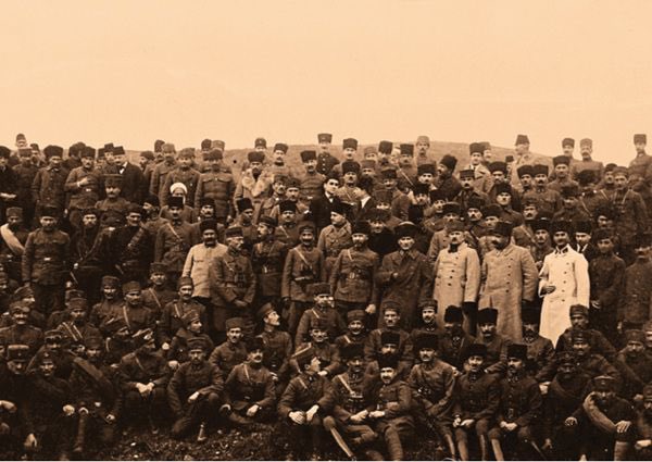 SDKoleksiyon1's tweet image. Şu Çılgın Türkler. 

Yaşasın Mustafa Kemal ve Silah Arkadaşları. 
Yaşasın Sakarya.
Yaşasın Kurtuluş. 
Yaşasın Cumhuriyet.