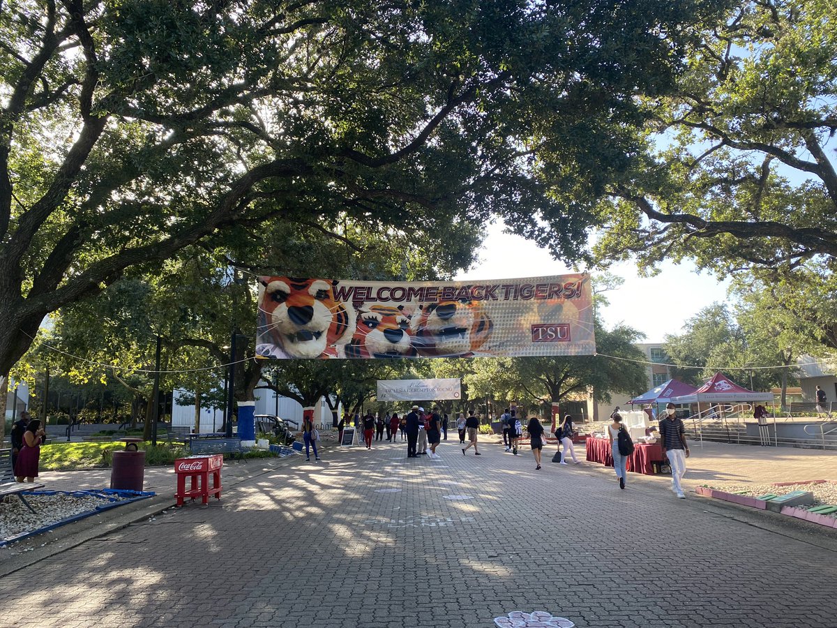 TexasSouthern's tweet photo. Happy first day of school, Tigers! https://t.co/EfxNYOlcoy