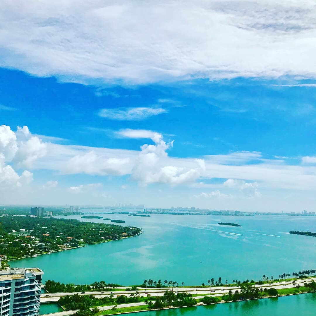 jayjaydon_'s tweet photo. Who Wants to Wake Up Everyday to Views Like This? #jayjaydon #lgbtq #racismisreal #miami #miamirealestate #southflorida #southfloridarealestate #miamilife #miamibeach #florida #floridarealestate #miamihomes #NYC #millionaire #billionaire #coconutgrove #southbeach #brickell https://t.co/PZNYkCMIi4