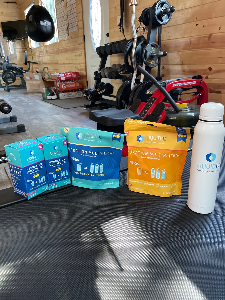 cdcott's tweet image. Shoutout to @liquidiv for the care package!