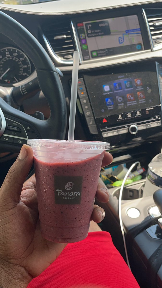r3d_karpet's tweet photo. @panerabread y’all really charging ppl $6 for this. I’ll never go back. Make it right! https://t.co/1PZz7A0Sem