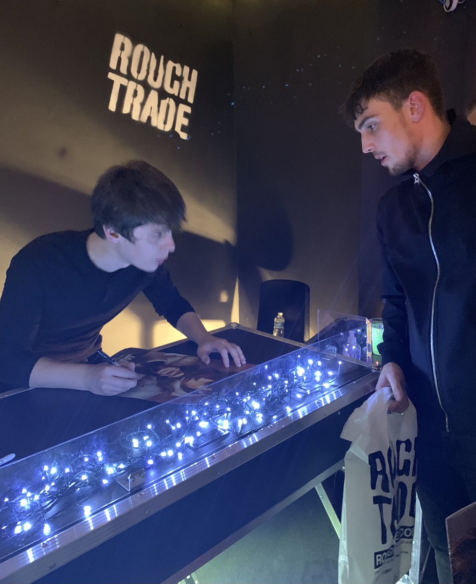 TracyJGuy's tweet photo. @JakeBugg @RoughTrade Thank you so much for doing intimate gigs like this, we had an amazing time! we loved all the new songs and the old ones too of course https://t.co/fsNzAMiIAx