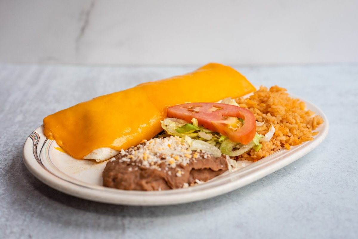 Leroyshotstuff's tweet photo. There's no denying we get hungrier the longer we stare at this photo of our burrito. Stop by and grab a bite of the real thing today! https://t.co/MSnVaa93sG