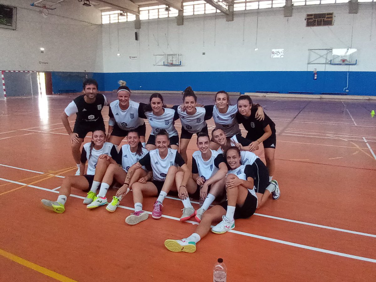¡Nuestro equipo femenino se pone en marcha! 💪🏻

Comenzamos la pretemporada y primer día de trabajo superado ✅