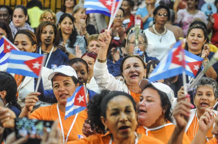 GenaroVallada12's tweet photo. @CdiMedica 
Felicidades a todas las mujeres Cubanas en el 61 aniversario de la fundación de la FMC 
#Aniversario61FMC #ACubaPonleCorazón #CubaPorLaVida @cubacooperaven @FMC_Cuba @cubacooperaVTAC #MMedicaCubanaTachira https://t.co/iQt3OA2F7k