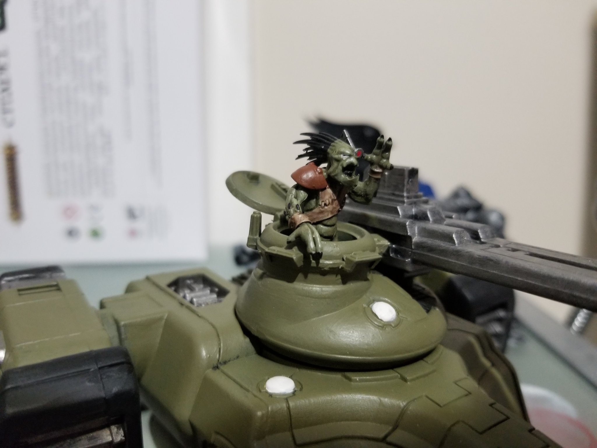 Siberian Khatru on Twitter: "Finished my Hammerhead with the Kroot  Kommander. Very exciting because it means my Kroot army is complete! I\