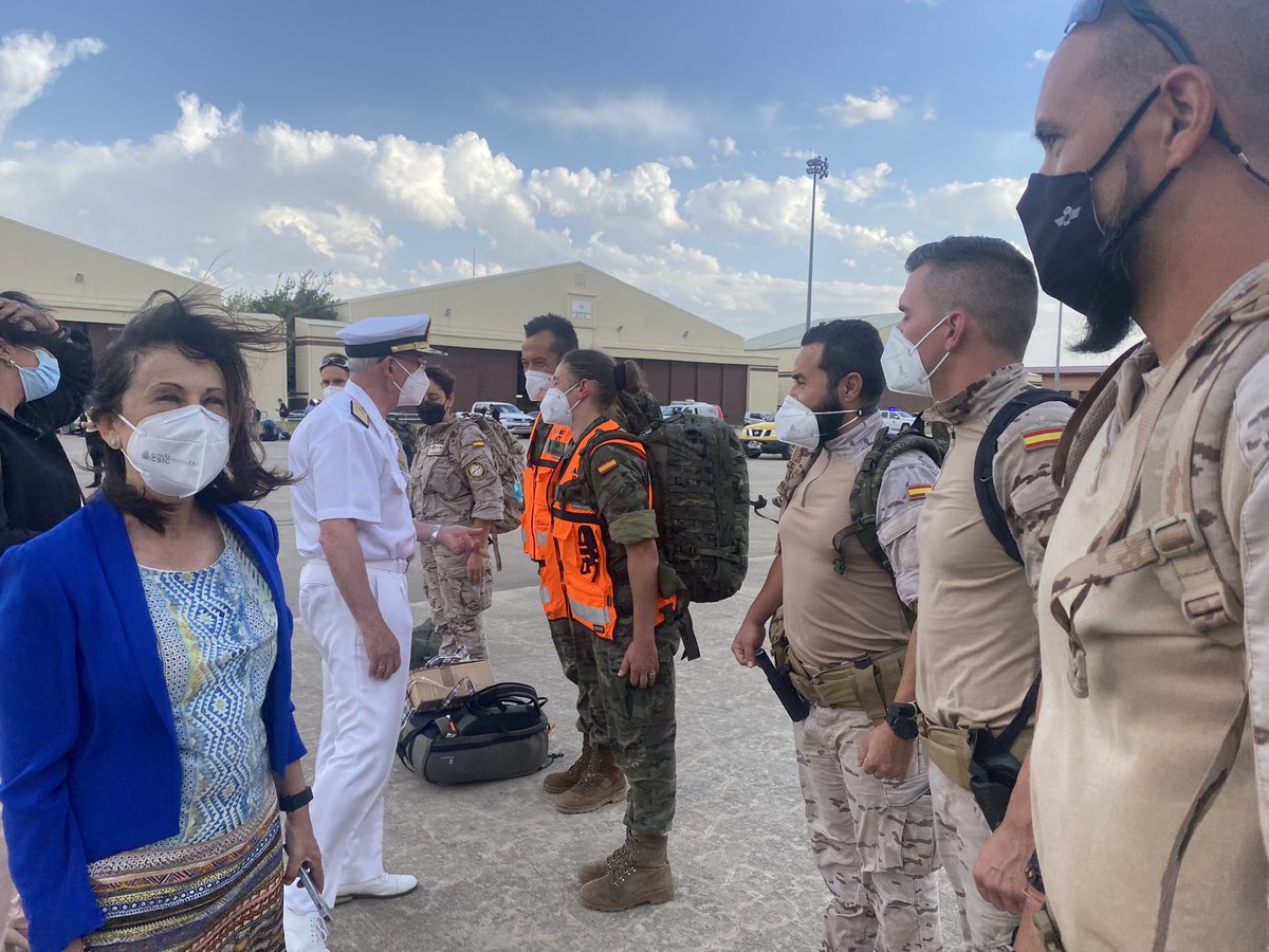 Muchas gracias a todos los hombres y mujeres de las Fuerzas Armadas que siguen trabajando #24/7 en la evacuación de personas de Afganistán y en su recepción aquí, en la Base Aérea de Torrejón. Hoy han llegado 260 personas👏👏👏
<a href="/EjercitoAire/">Ejército del Aire y del Espacio</a> 
<a href="/EjercitoTierra/">Ejército de Tierra 🇪🇸</a> 
<a href="/EMADmde/">Estado Mayor Defensa 🇪🇸</a> #MOPS