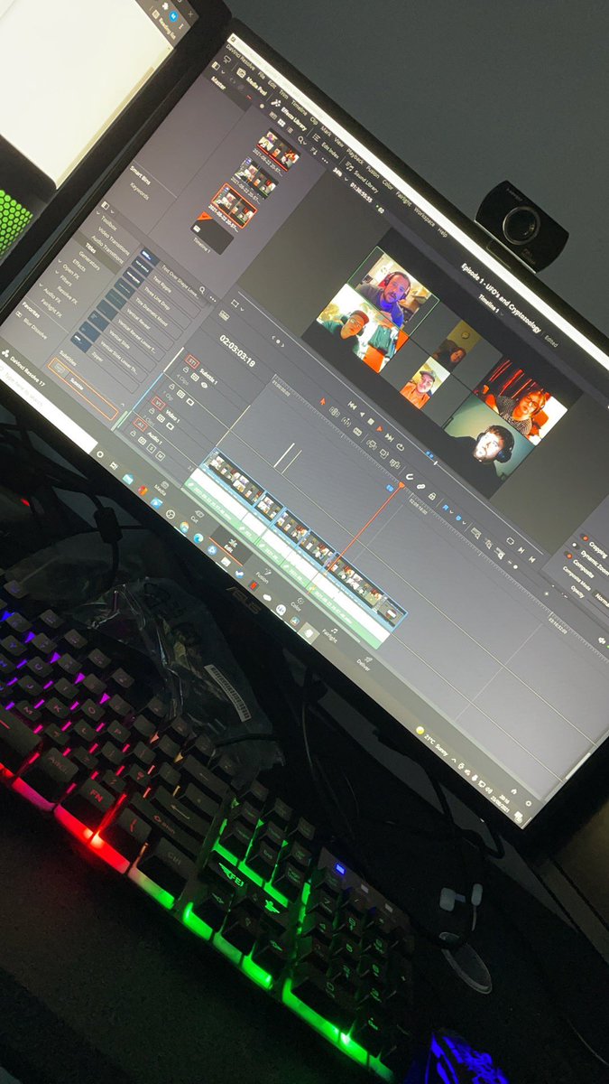 TUWeirdos's tweet photo. Editing for the first #podcast 
SO EXCITED!
@paige54444343 @NexT_M3rkz @daynaisaway @AbbiRoberts10 @NextTfim https://t.co/vLN9TMVxbC