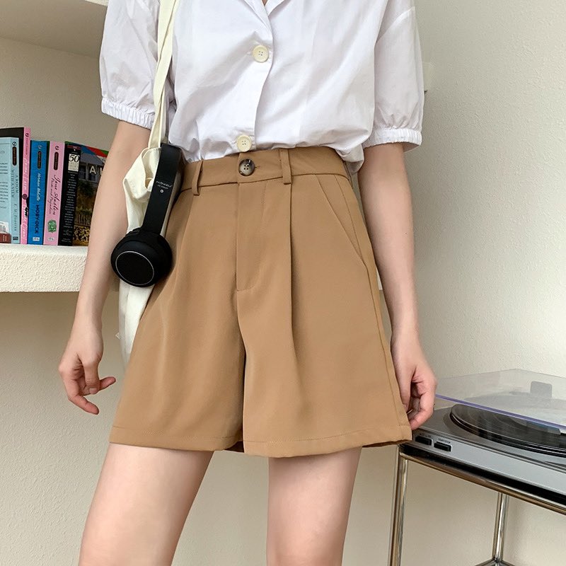 gurls_girl's tweet photo. 🧸✨ earth tone short 
กางเกงขาสั้น ความยาวกำลังพอดีไม่สั้นจนเกินไป พรางต้นขาได้ดีเลยค่า ตัวนี้จะเป็นผ้าเดียวกับ earth tone pant เค้าสั่งมาลองแล้วผ้าดีเหมือนเดิมไม่บาง ทรงสวยมาก

มีสี ดำ น้ำตาล ครีม
size S M L

〰️ ตัวละ 280 บาท
‼️ rewteet สุ่มแจกสีละตัว
จ่ายตอนของมาไม่เก็บมัดจำ https://t.co/25BUdgdJ5e