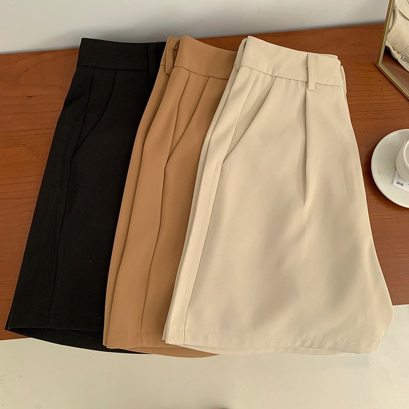 gurls_girl's tweet photo. 🧸✨ earth tone short 
กางเกงขาสั้น ความยาวกำลังพอดีไม่สั้นจนเกินไป พรางต้นขาได้ดีเลยค่า ตัวนี้จะเป็นผ้าเดียวกับ earth tone pant เค้าสั่งมาลองแล้วผ้าดีเหมือนเดิมไม่บาง ทรงสวยมาก

มีสี ดำ น้ำตาล ครีม
size S M L

〰️ ตัวละ 280 บาท
‼️ rewteet สุ่มแจกสีละตัว
จ่ายตอนของมาไม่เก็บมัดจำ https://t.co/25BUdgdJ5e