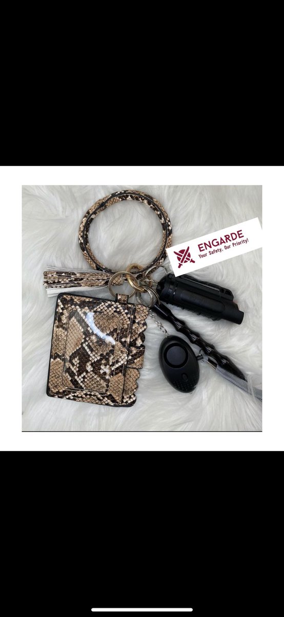 pru_defined's tweet photo. Introducing our ENGARDE Chic Self Defense Wallets. This comes with a wallet and other self defense items attached to it e.g pepper spray, kubotans, safety alarm/LED. 

Price: Wallet only :N3000
Pepper spray: N4000, Panic alarm: N3000, Kubotan: N2500 https://t.co/VviLYjmU3l
