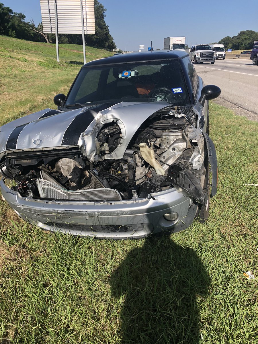 VirtualVig's tweet photo. Here’s how my day started. Got rear ended and spun into a freight truck. I’m Gucci tho! #RipMini https://t.co/bbqLMoYEVJ