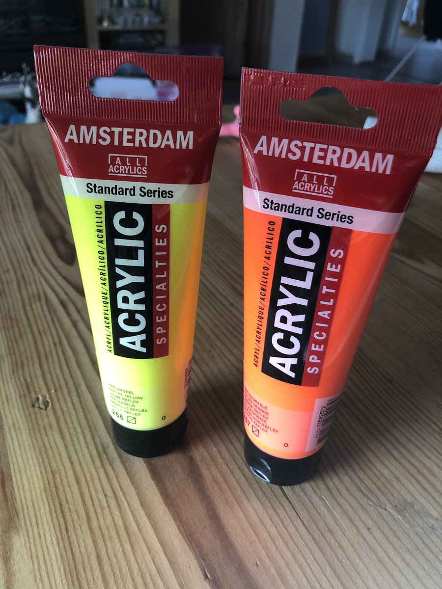LivingBeasts's tweet photo. Good news! Found out that the colours from Amsterdam’s reflex series lights up under UV!
Fursuit makers who want UV reactive eyes, you can use these acrylic paints! :D https://t.co/ZdfShxwM2V