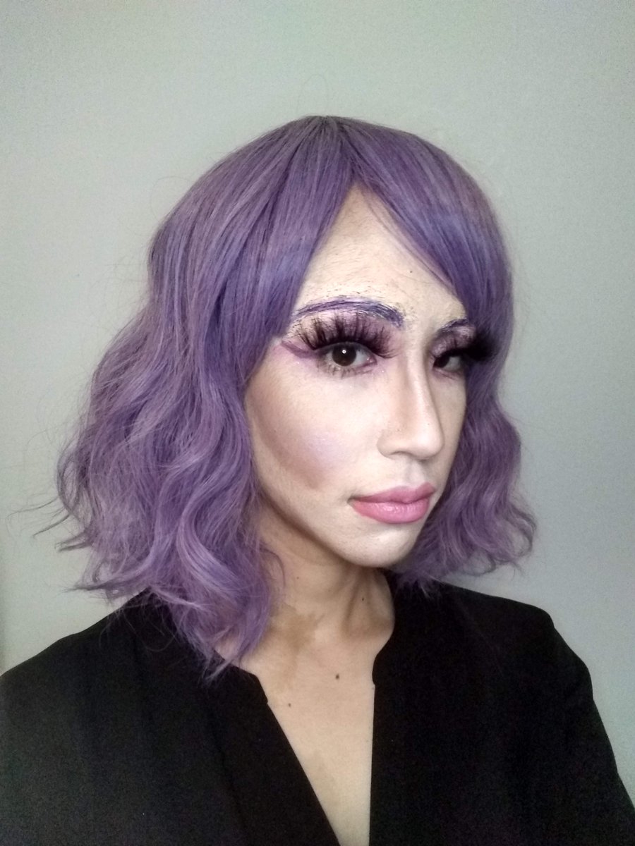 erodedsun's tweet photo. I forgot I had this pic from the last time I took drag pics 🤣

💇: Amazon

#drag #dragqueen #dragartist #bedroomqueen #quarantinequeen #nonbinarydragqueen #makeup #nonbinarymakeup #transmakeup  #oc #mickeyarabella #bimbo #dragmakeup https://t.co/xWjDfhSe5M