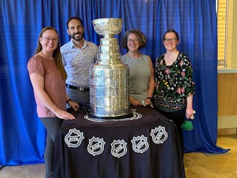 Ça, c'est la super gang qui a permis l'organisation de l'accueil de la Coupe Stanley et de <a href="/Protekgoalie/">Frantz Jean-PTG-TBL</a>  sur le campus de Moncton de <a href="/umoncton/">UMoncton</a> samedi dernier.  On peut pas demander mieux comme collègues!