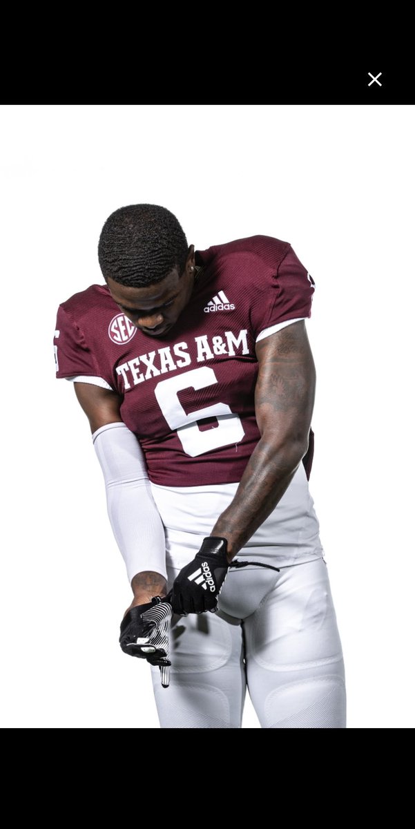 ffvmousvon_'s tweet photo. Year 2 #GigEm #WeAintDoneYet https://t.co/TU7X1FM75C