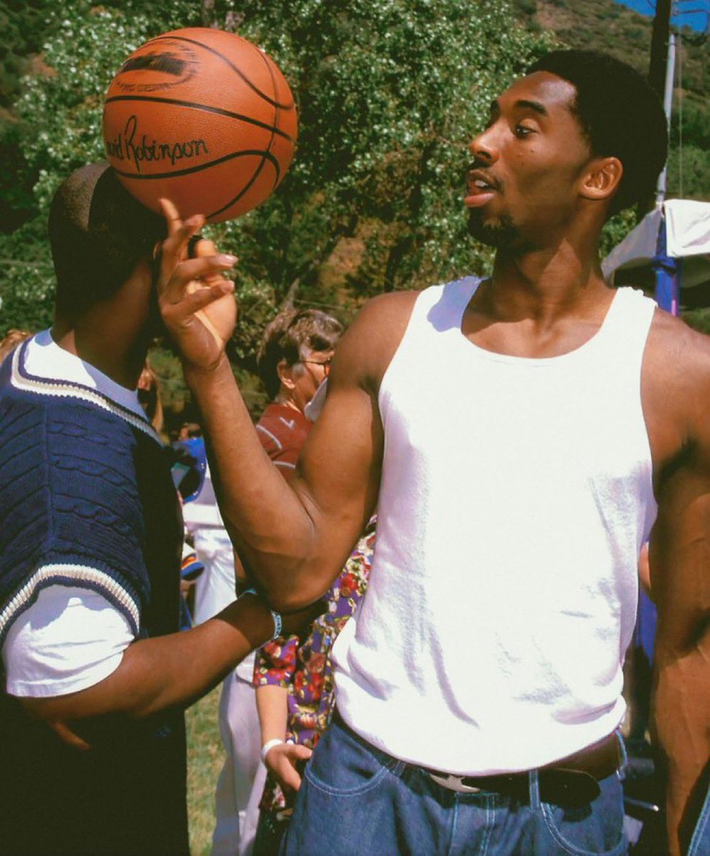 Young Kobe in 1999. 📸