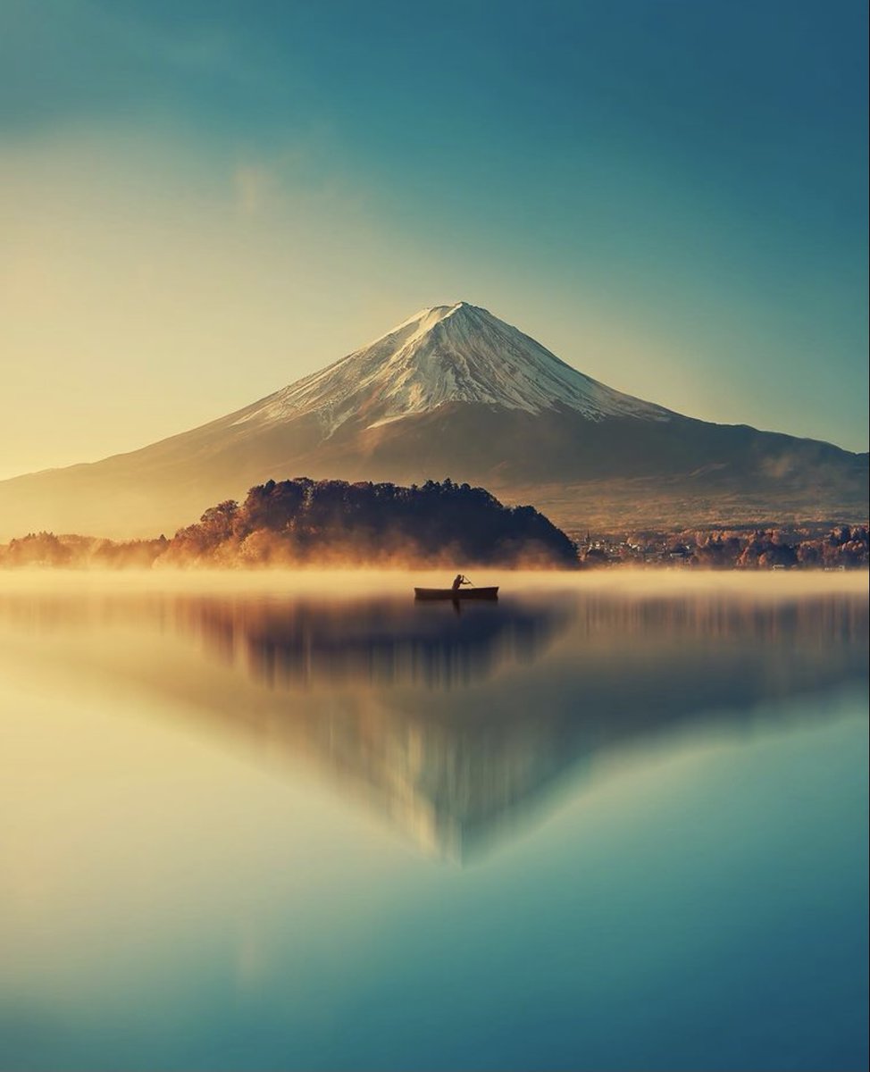 Silence is not the absence of something
But the presence of everything.

📸 Furstet