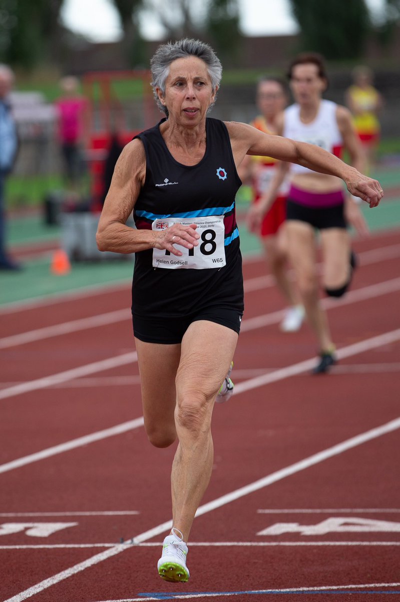 #MastersAthlete Helen Godsell checks the clock as she crosses the line in the women’s 100m, 65-69yr old age group at <a href="/TheBMAF/">BMAF / Masters Athletics UK</a> Champs in Derby on Saturday; it was 14.72secs, a fantastic time for anyone of any age, and Helen is 67👏🥇