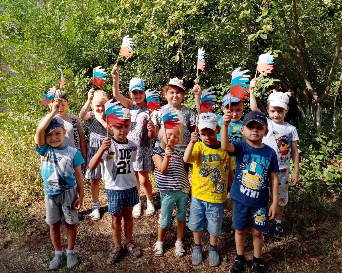 🇷🇺 22 августа, в День Государственного флага Российской Федерации, обучающиеся и воспитанники образовательных учреждений г.о. Самара приняли участие в праздничных акциях и спортивных мероприятиях🎈
В 2021 году российский триколор отмечает 3️⃣0️⃣-летие!