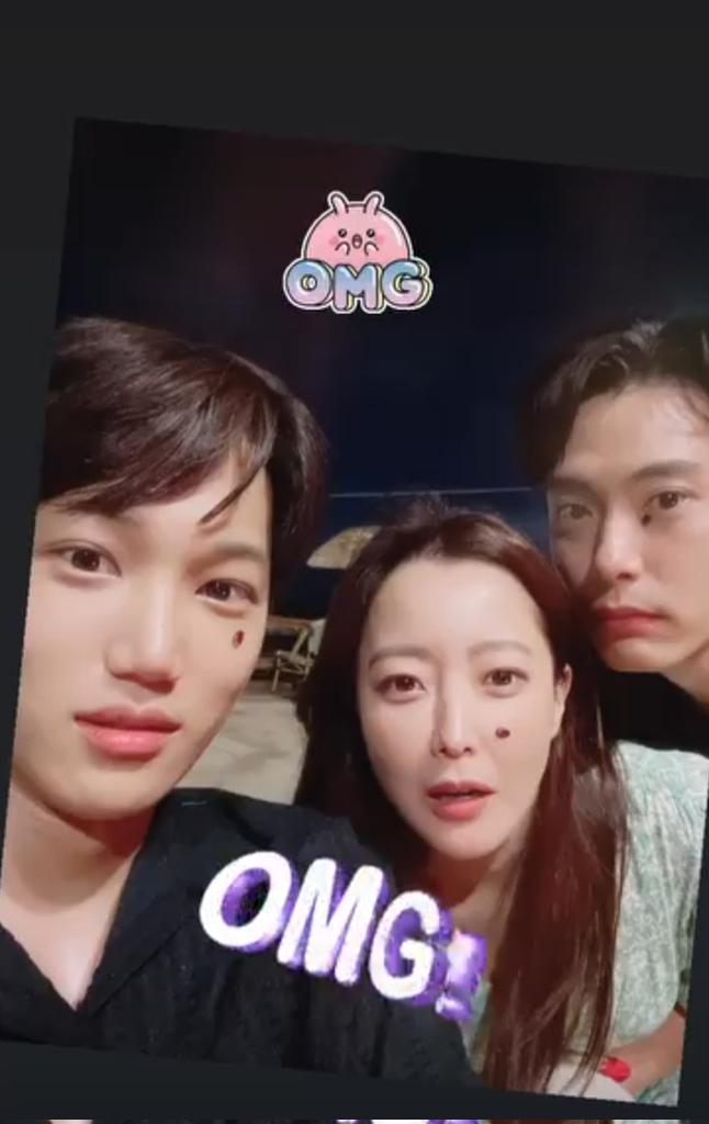 WWEXOL's tweet photo. [OFFICIAL] lovely.katie.k Instagram StoryUpdate with #KAI (1/2)

🔗https://t.co/2esxyYdl1L

#KaiHoneymoonTavernEp7
#카이 #엑소 #EXO @weareoneEXO https://t.co/IZdW5BumvY