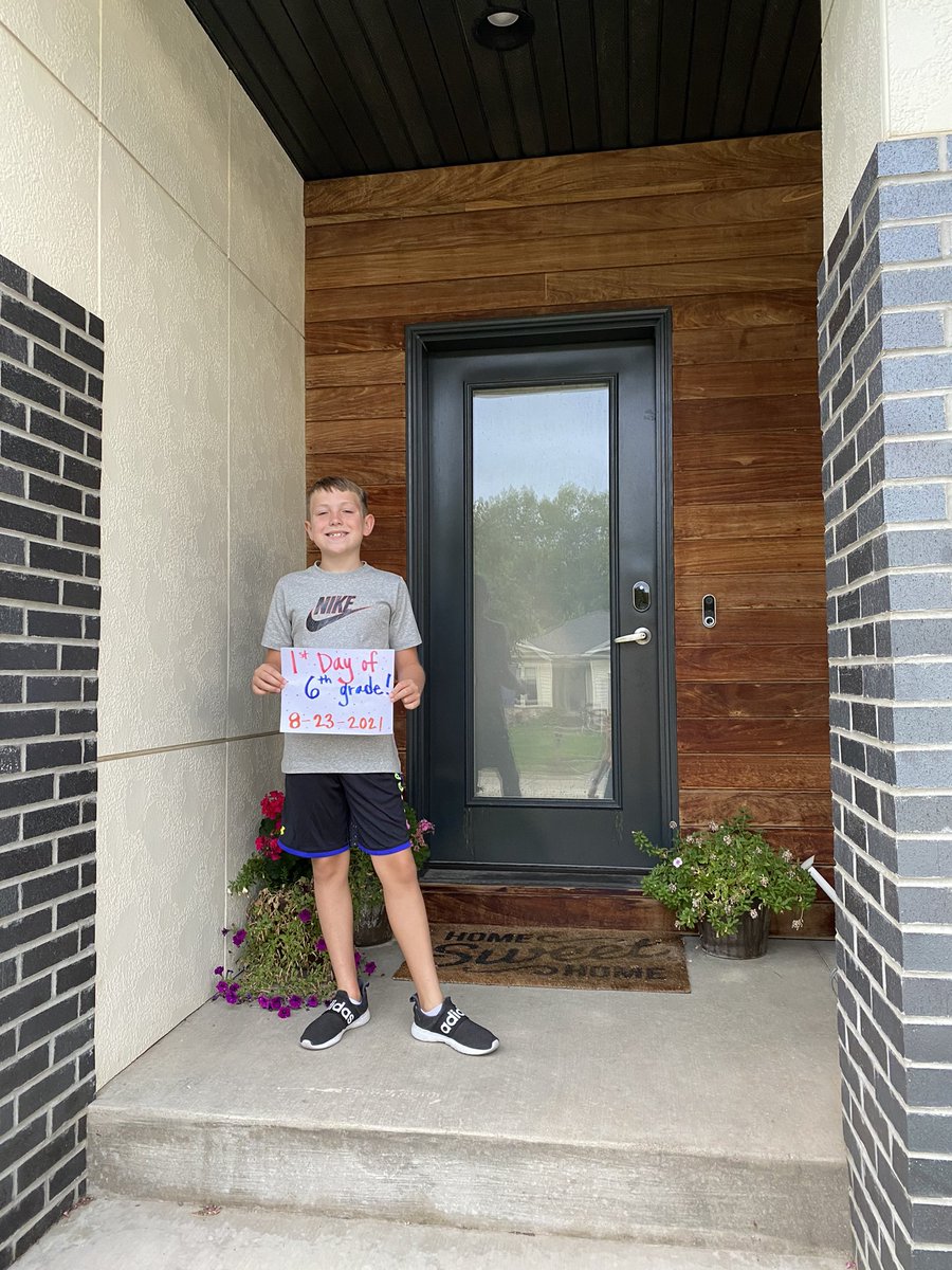 CFJillWhite's tweet photo. Happy 1st Day of School!
#cfschoolsfirstday https://t.co/hFkmdHIqWY