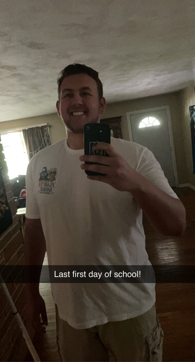DavidKoier's tweet photo. 4 years down. One more semester to go. Last first day of school! @WesternILUniv #WIU #FlairSavage92 #WoooYeah https://t.co/yhSjMT4bzV