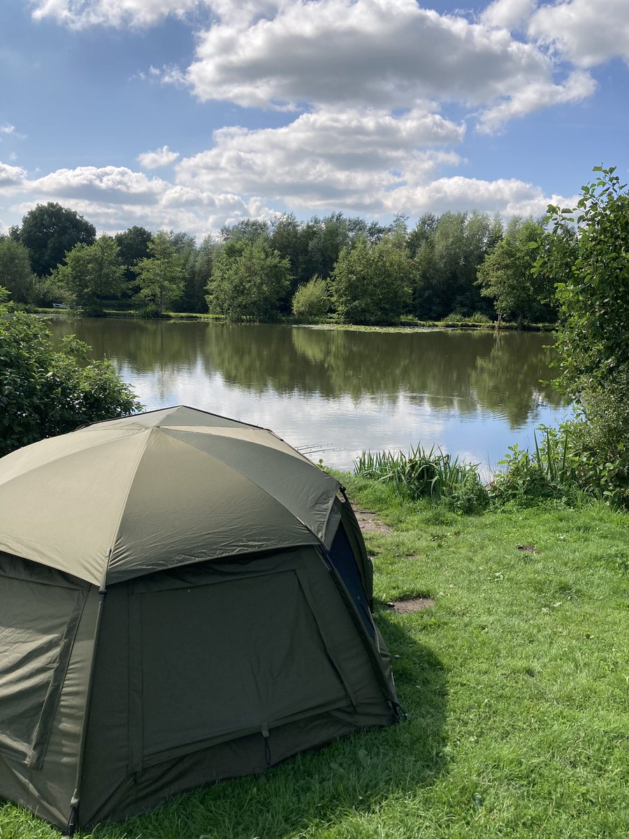 mancman16's tweet photo. Mondays…don’t ya just love em !
#cans 
#carpfever
#fishing https://t.co/v2gT2Nt2kH